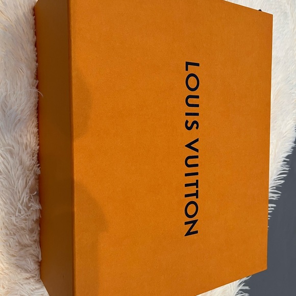 Brand new pair of Louis Vuitton loafers - Picture 3 of 6